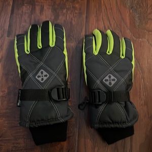 Youth Thinsulate winter gloves